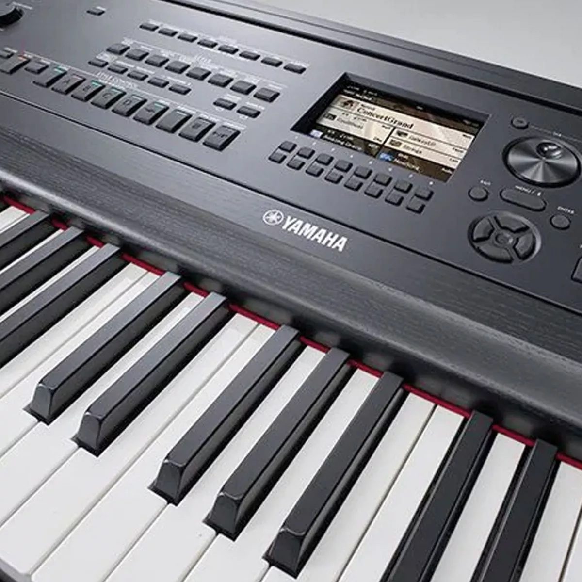 Yamaha DGX-670