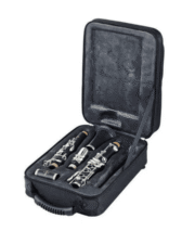 Clarinete Buffet Crampon Prodige BC2541-2-0GB en Sib, sistema Boehm 17/6. Fabricado en resina ABS con llaves niqueladas, incluye boquilla, estuche tipo mochila y accesorios. Ideal para estudiantes y academias. Sonido cálido y excelente afinación.