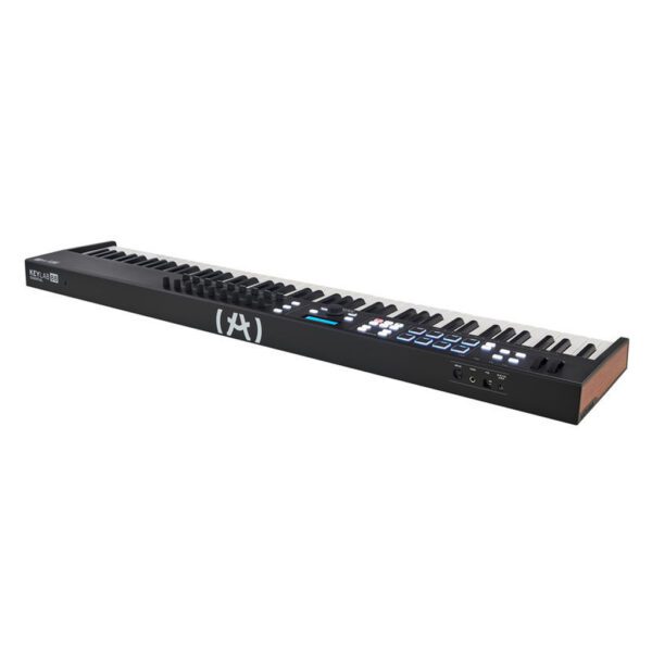Controlador MIDI de 61 teclas con pads RGB, faders, perillas y control total de tu DAW. Incluye Analog Lab V, Ableton Live Lite y más.