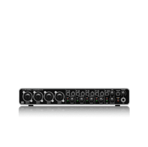 Integración Completa: Incluye puertos MIDI In/Out e insertos analógicos. Conecta tu equipo externo y sintetizadores.